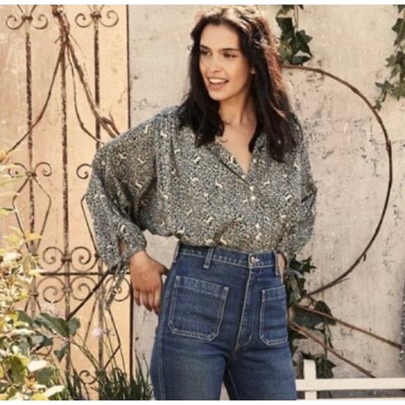 Doen Floral Blouse in Blue and White - Picture 1 of 8